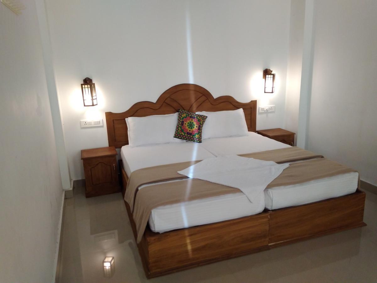Holiday Villa 提喀迪 外观 照片