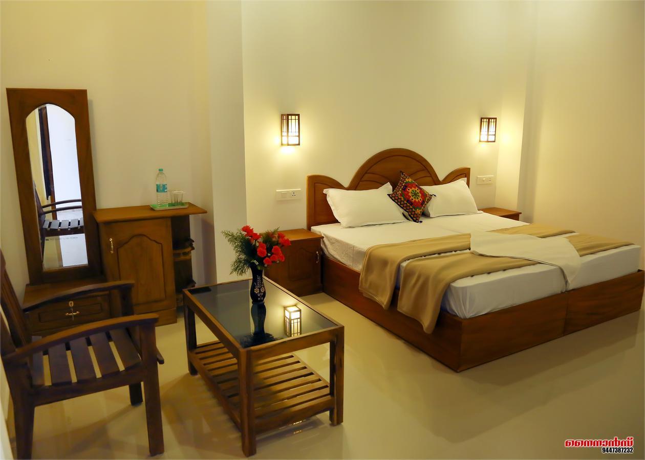 Holiday Villa 提喀迪 外观 照片